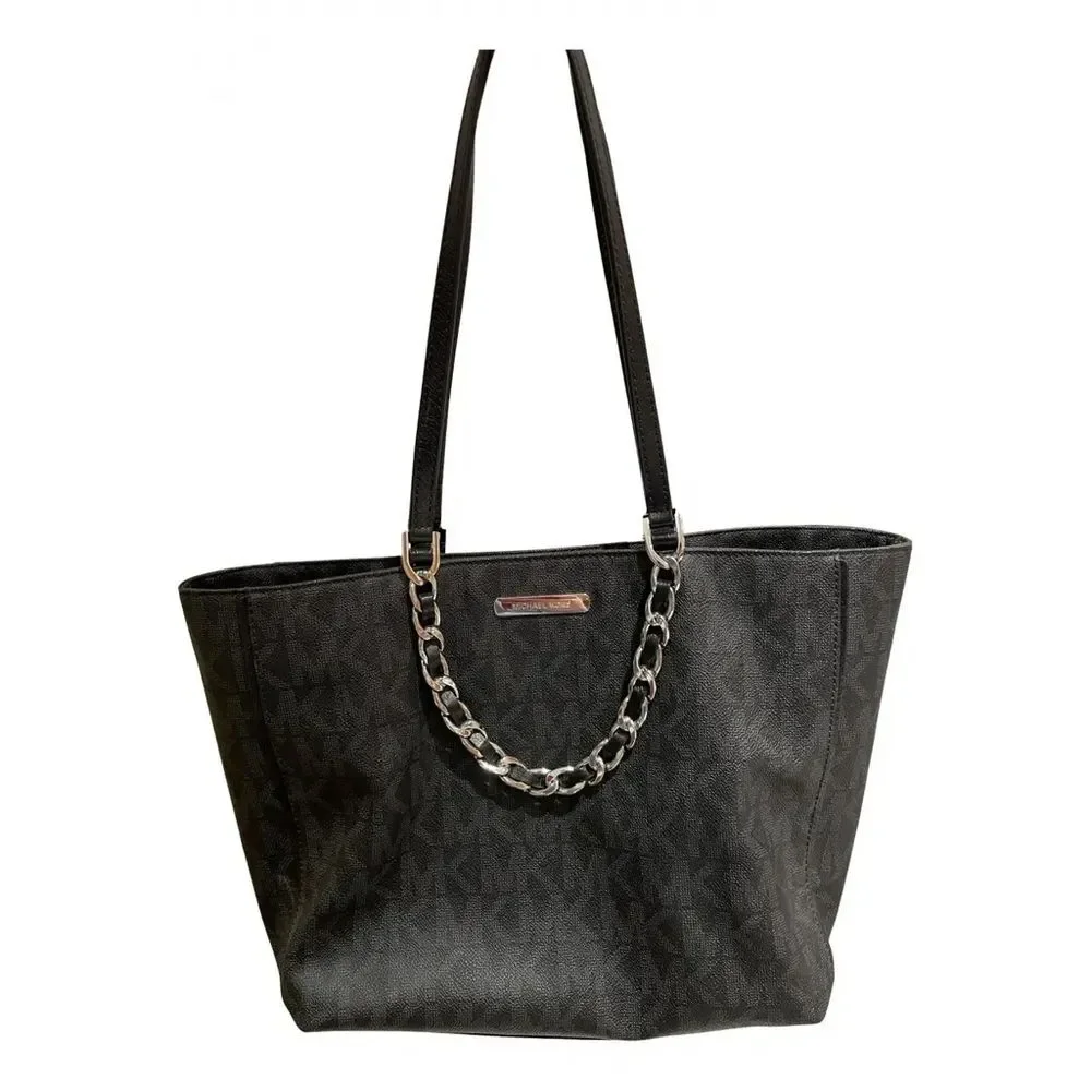 Michael Kors chic versatile
